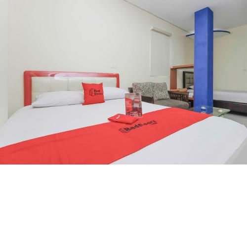 RedDoorz Plus @ Jalan Pemuda Jakarta