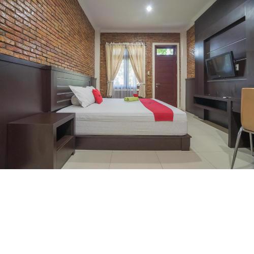 RedDoorz Plus near Cambridge City Square 2