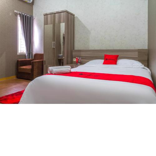 RedDoorz Plus near IPDN