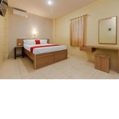 RedDoorz Plus near Pantai Malalayang Manado