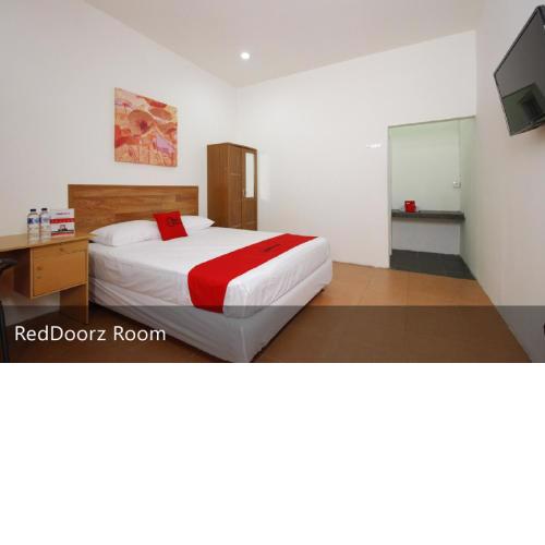 RedDoorz Plus near Plaza Indonesia