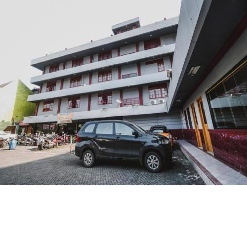 RedDoorz Plus near RSCM Jakarta