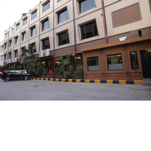 RedDoorz Plus near Soekarno Hatta Airport 2