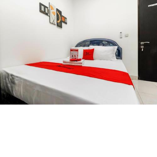 RedDoorz Plus near Trisakti University