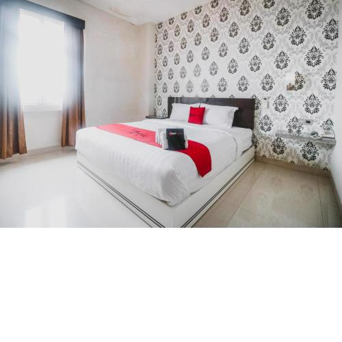 RedDoorz Plus near Universitas Negeri Makassar