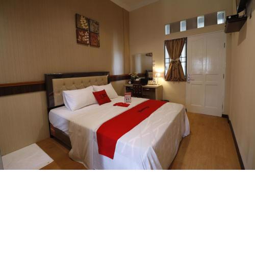 RedDoorz Plus near Universitas Sumatera Utara