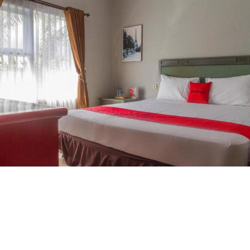 RedDoorz Plus @ Otista Garut