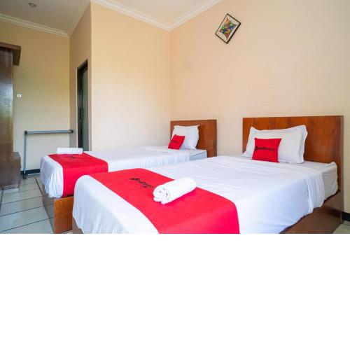 RedDoorz Plus Syariah At Lotus Hotel Bojonegoro