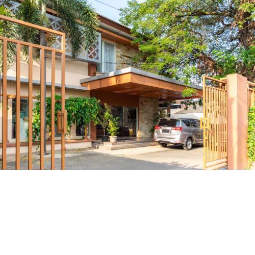 RedDoorz Plus Syariah near Java Supermall Semarang 2