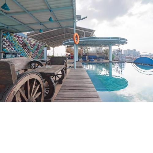RedDoorz Premium near Bandung Station