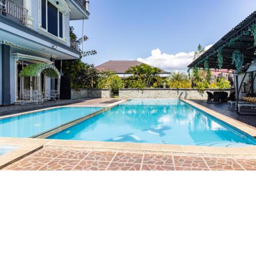 RedDoorz Premium @ Sea Residence Manado