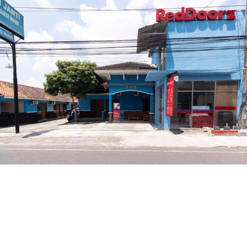 RedDoorz @ Raya Janti Yogyakarta