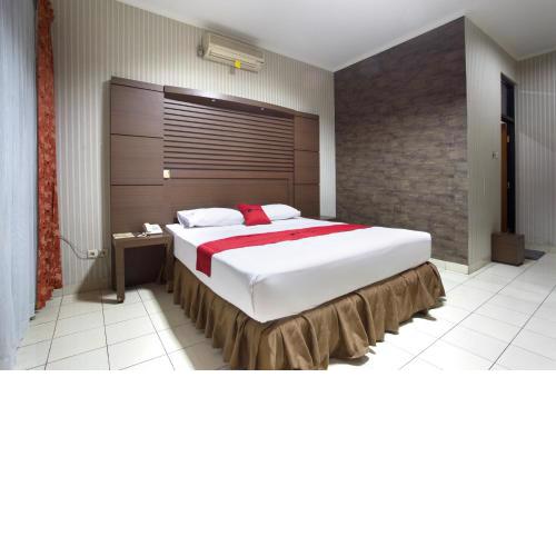 RedDoorz @ Surapati