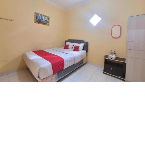 RedDoorz Syariah At Endrayanti Inn RSUD Yogyakarta
