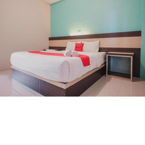 RedDoorz Syariah at Hotel Grand Mentari