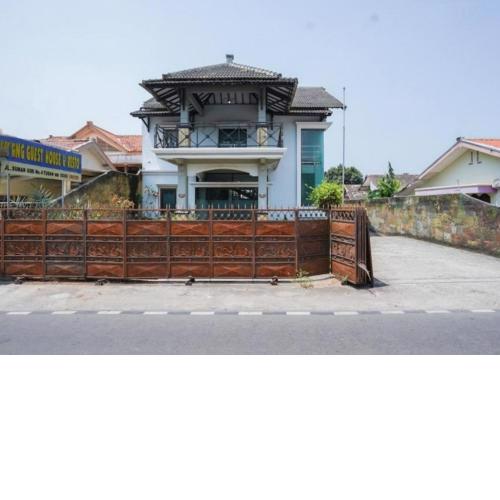 RedDoorz Syariah at Jalan Sunan Giri Tuban