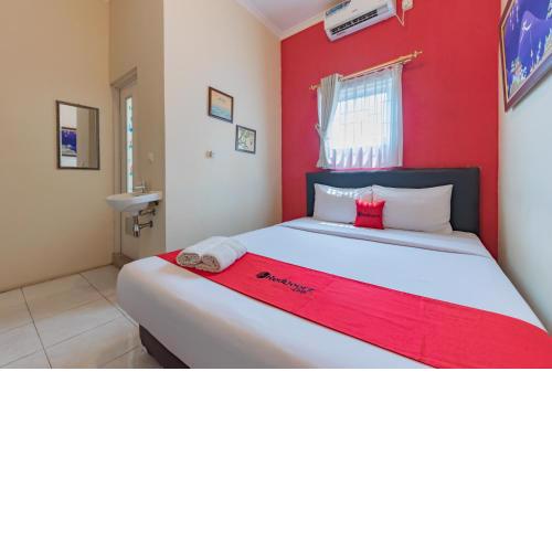 RedDoorz Syariah at Sudirman Street Garut