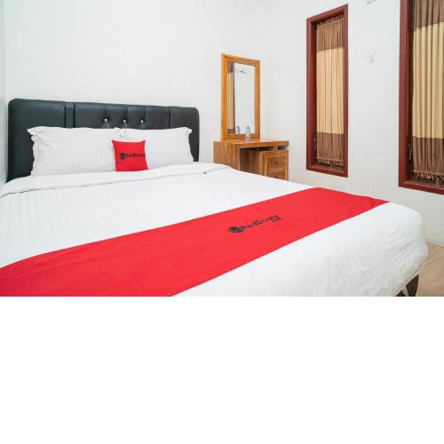 RedDoorz Syariah At Sulfat Malang