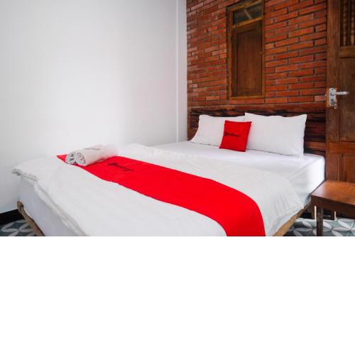 RedDoorz Syariah near Akmil Magelang