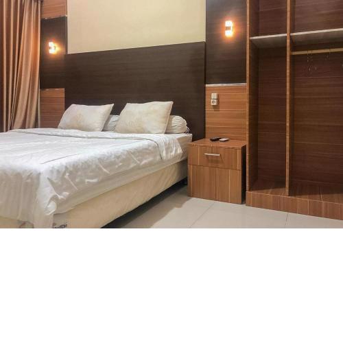RedDoorz Syariah near Alun Alun Bima