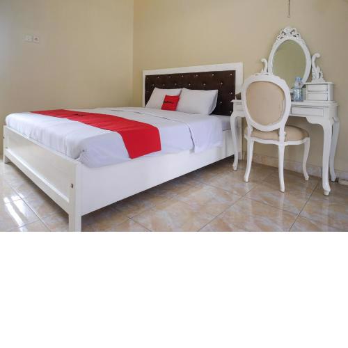 RedDoorz Syariah near Alun Alun Wonosobo 3