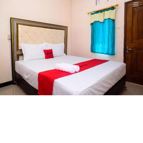 RedDoorz Syariah near Flyover Palur