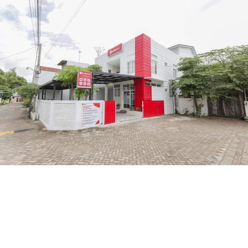 RedDoorz Syariah near GOR Bung Karno Nganjuk