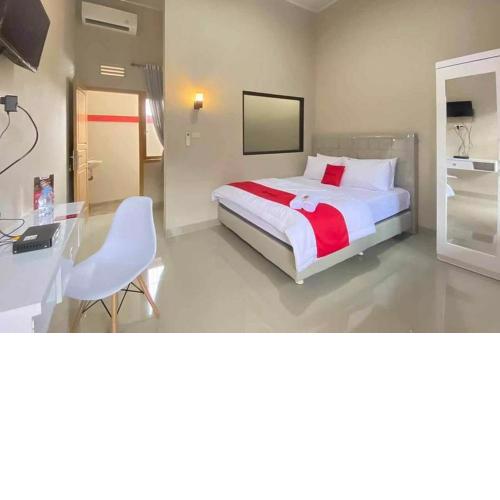 RedDoorz Syariah near Hajimena Lampung