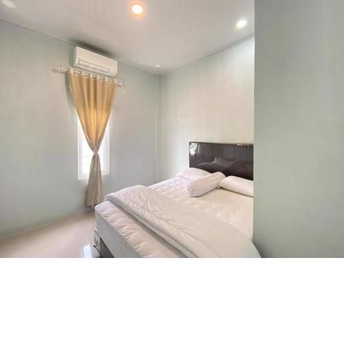 RedDoorz Syariah near Kantor Bupati Pantai Pandan Sibolga