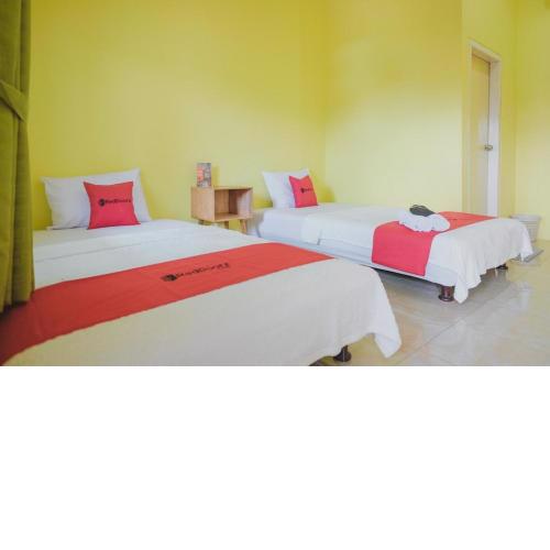 RedDoorz Syariah near Kantor Walikota Jambi