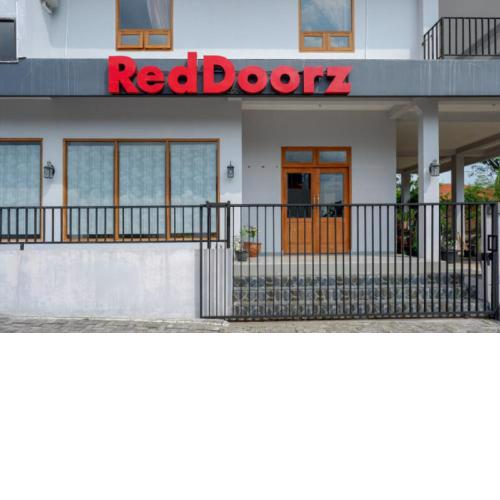 RedDoorz Syariah near Kawasan Sam Poo Kong 2