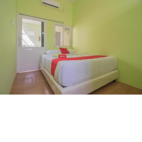 RedDoorz Syariah near Museum Wisma Karya Subang
