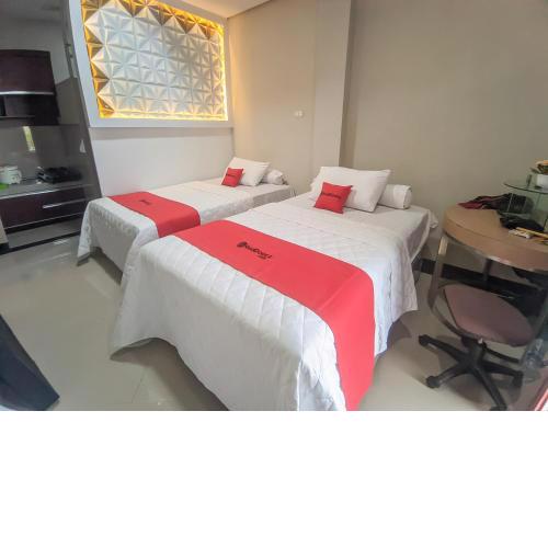 RedDoorz Syariah near Pasar Aceh Shopping Centre