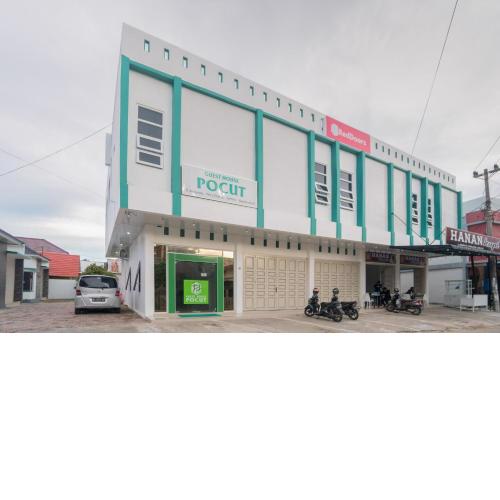 RedDoorz Syariah near Pelabuhan Ulee Lheue Banda Aceh