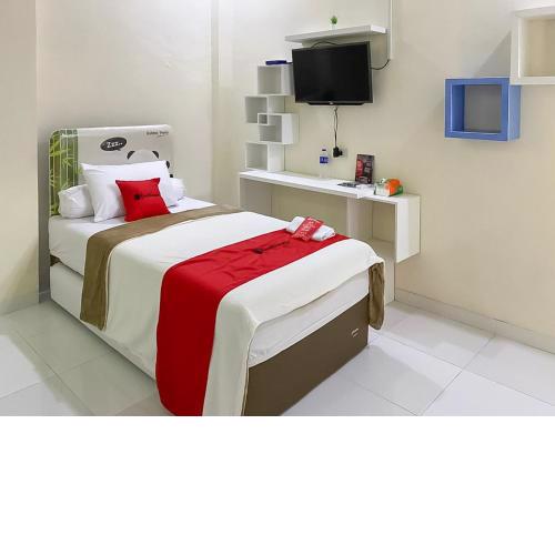 RedDoorz Syariah near PKOR Lampung