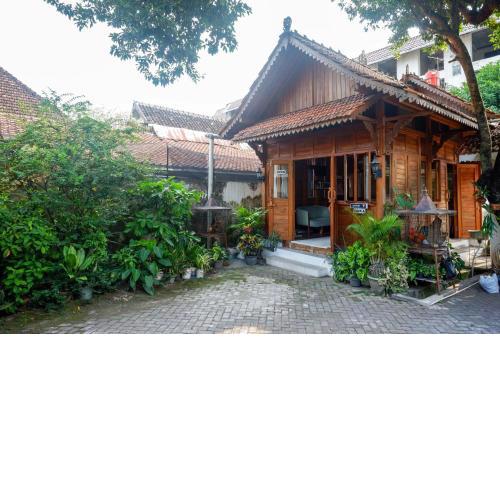 RedDoorz Syariah near Plengkung Gading 2