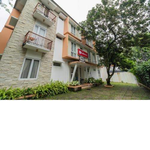 RedDoorz Syariah near Prasetya Mulya Cilandak campus