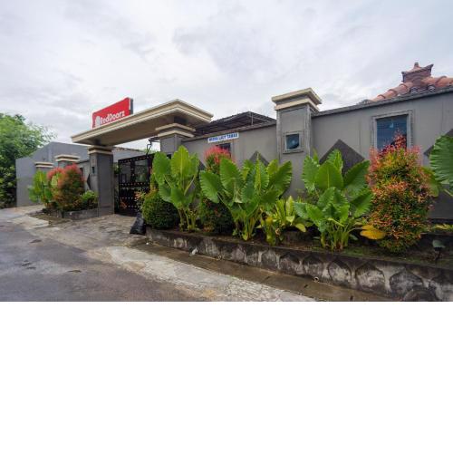 RedDoorz Syariah near RS Advent Bandar Lampung