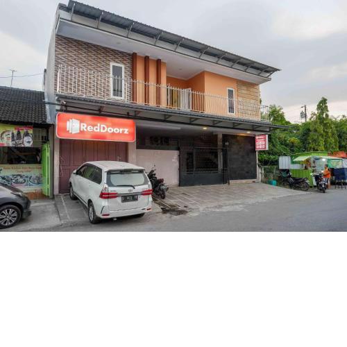RedDoorz Syariah near RS Mitra Keluarga Tegal