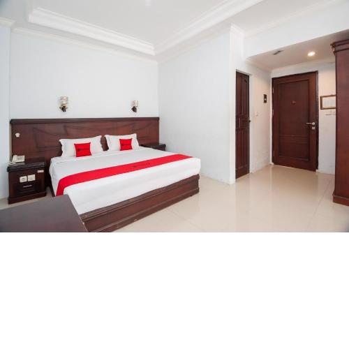 RedDoorz Syariah near RS Yos Sudarso Padang