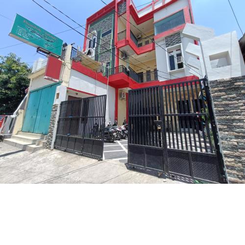 RedDoorz Syariah near Rumah Sakit Umum Wisata UIT