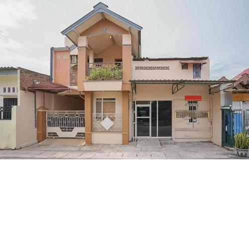 RedDoorz Syariah near Suramadu
