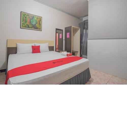 RedDoorz Syariah near Taman Rozeline Penajam