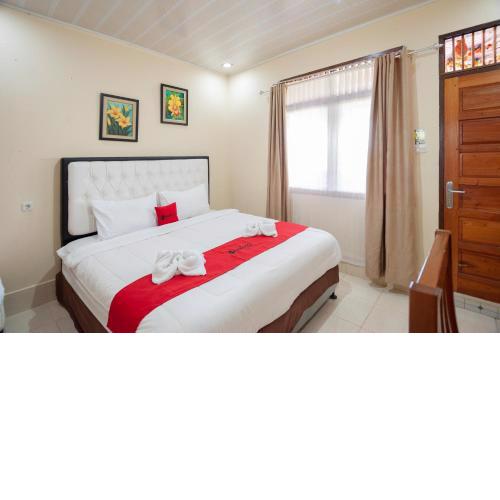 Reddoorz Syariah near tirtasari sonsang dan banto royo