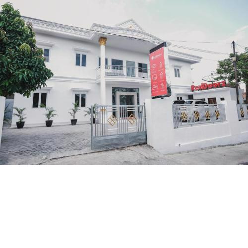 RedDoorz Syariah near Transmart Lampung