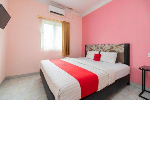 RedDoorz Syariah near Transmart Padang
