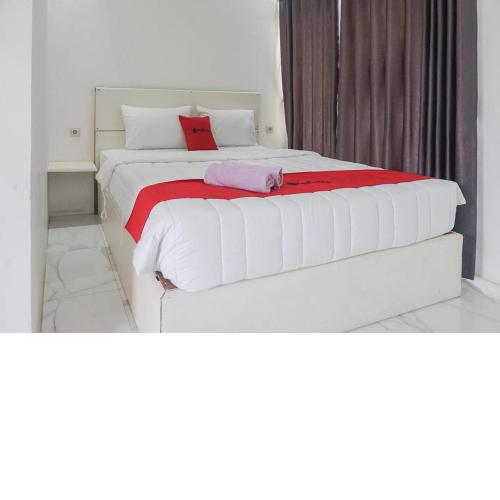 RedDoorz Syariah @ Raya Punten Batu