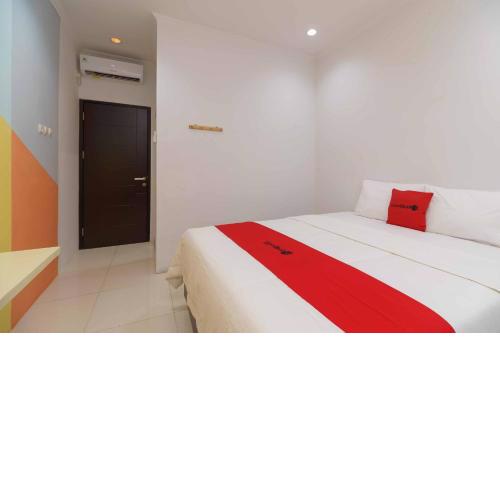 RedDoorz @ Taman Galaxy Bekasi