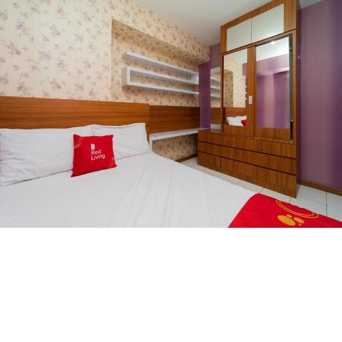 RedLiving Apartemen Gateway Cicadas - DB Room
