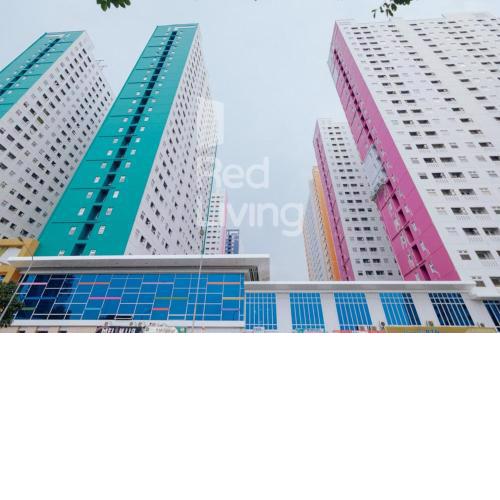 RedLiving Apartemen Green Pramuka - Family Group Tower Orchid